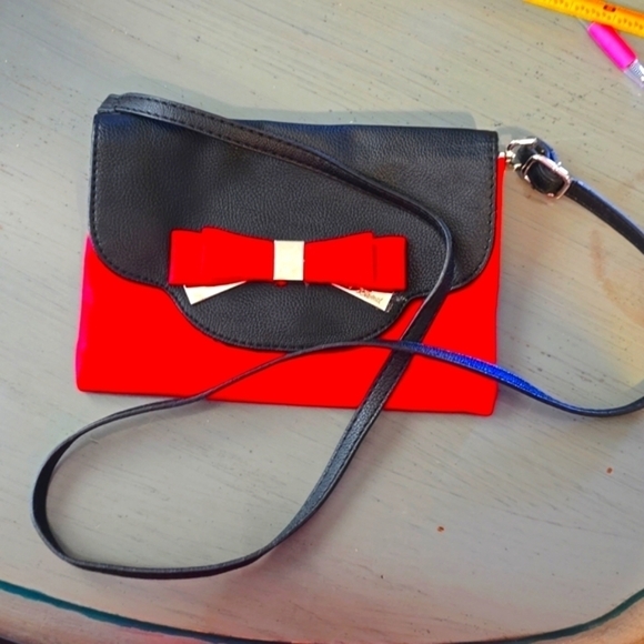 Betsey Johnson Womens Red/ Black Mini BAG adjustable strap BOW New! - Picture 1 of 8